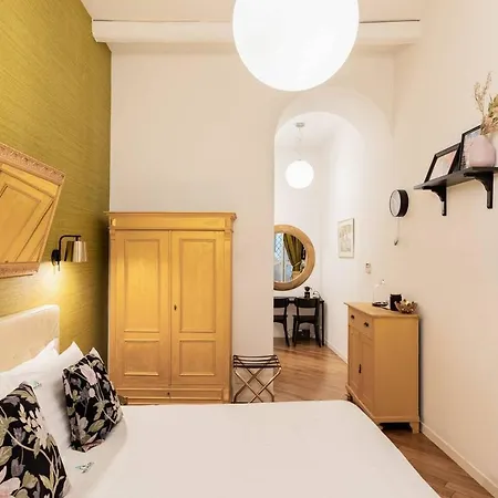 Magenta Deluxe Tolentino Roma