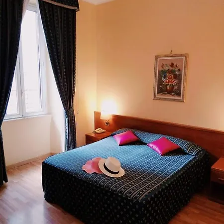 Hotel Fenicia 2*