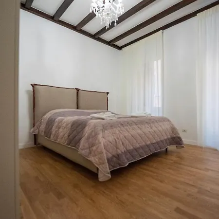 Apartment Splendido Nel Centro Di Roma, Monti Rome