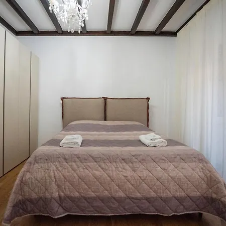 Apartamento Splendido Nel Centro Di Roma, Monti *