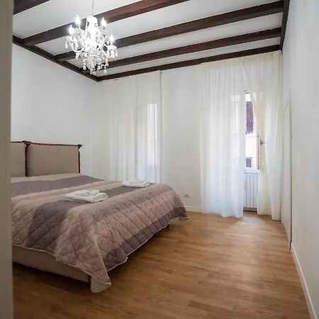 Splendido Nel Centro Di Roma, Monti Апартаменты *