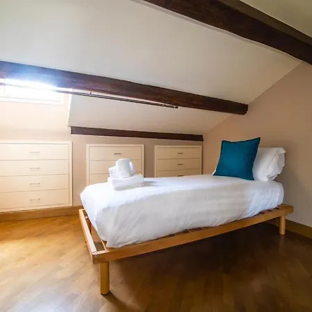 Experience Apartment *