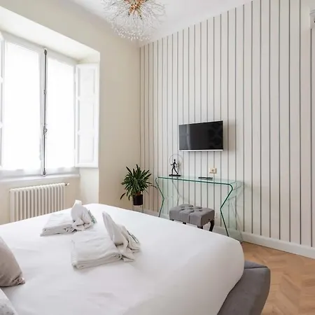 Colosseum 10steps Away, Marco Aurelio Luxury House Apartment Rome