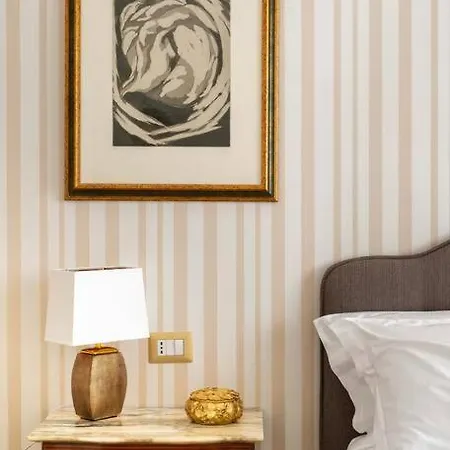 Colosseum 10steps Away, Marco Aurelio Luxury House Apartment Rome