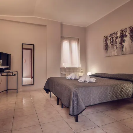 Nocleg ze śniadaniem Travelershome 170 Station Street Ciampino
