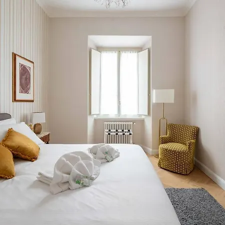 Colosseum 10steps Away, Marco Aurelio Luxury House Rome