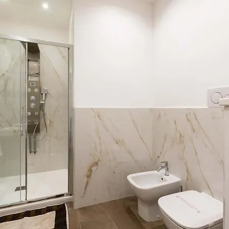 Apartment Colosseum 10steps Away, Marco Aurelio Luxury House