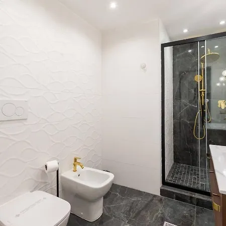 Apartment Colosseum 10steps Away, Marco Aurelio Luxury House *