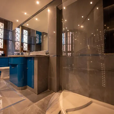 Anna Trevi 52 Luxury