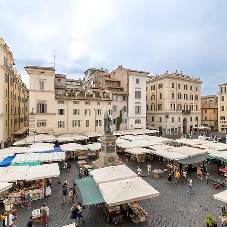 Modern In Campo De Fiori Apartment