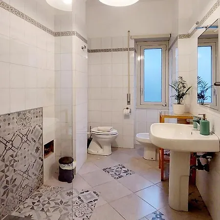 Casa Valentina - Beauty With Two Bedrooms Near Vatican Apartament