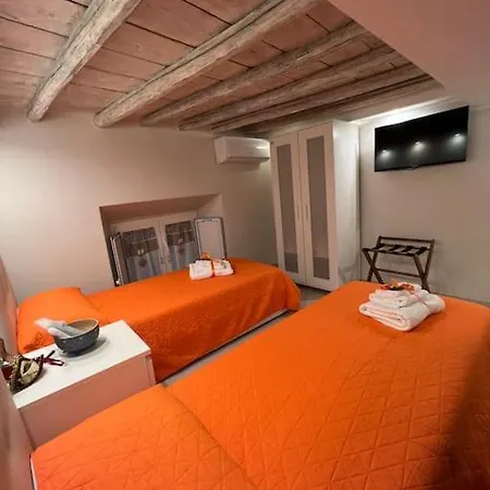 Historic Center, 800 Meters From The Trevi Fontain Apartment