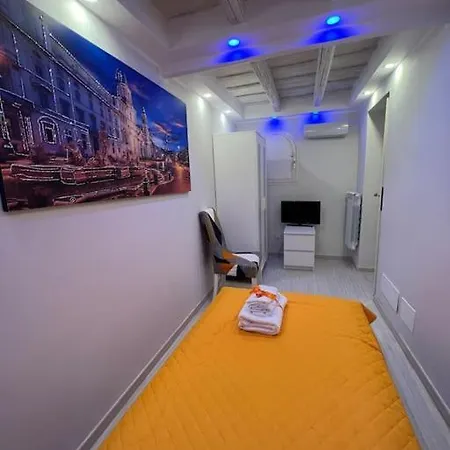 Historic Center, 800 Meters From The Trevi Fontain Apartment Rome