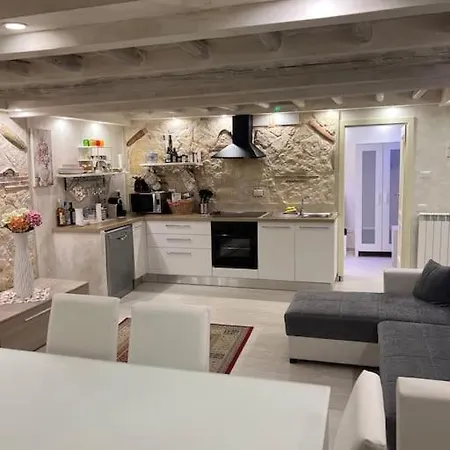 Apartment Historic Center, 800 Meters From The Trevi Fontain *
