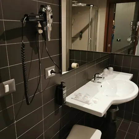 מלון Ibis Styles Eur 4*