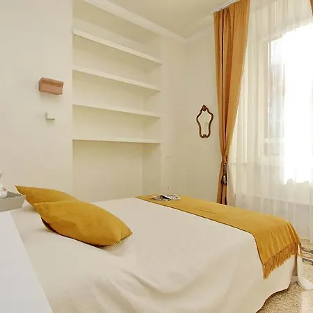 Elegant In The Heart Of Rome-navona Area Apartment