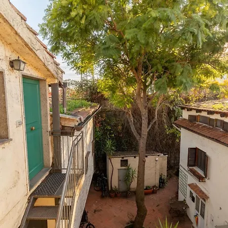 Bright And Comfy Terraced In Trastevere Rome
