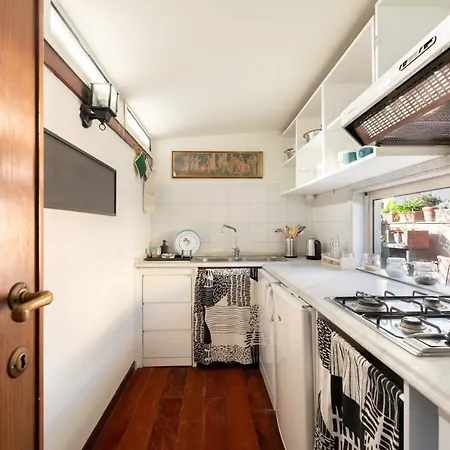 Bright And Comfy Terraced In Trastevere Appartement *