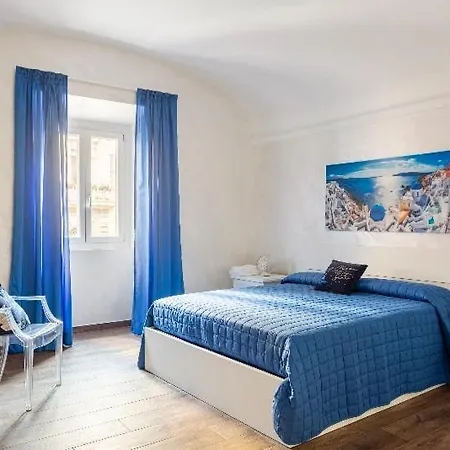 Campo De' Fiori On Vacation With Class Apartment