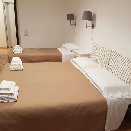 Guest house Gulliver's 2*