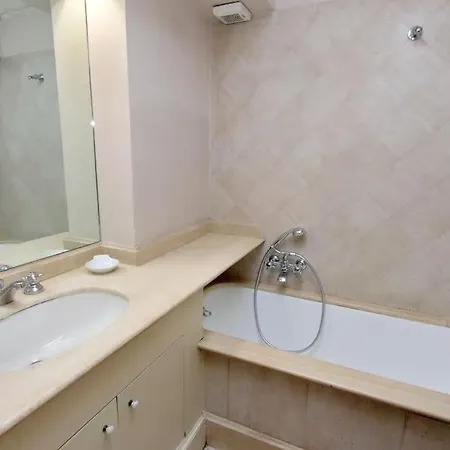 Navona Elegant Two Bedroom Appartamento *