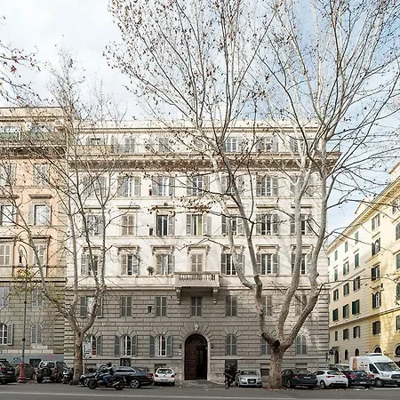 Apartment Castro Pretorio Rome
