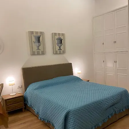 Apartment Domus Alfieri Al Colosseo Rome