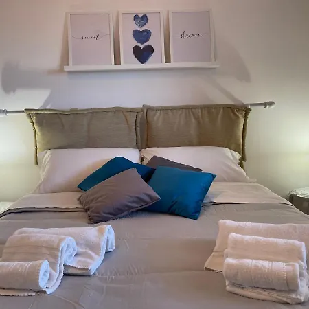 Aurelia Sweet House