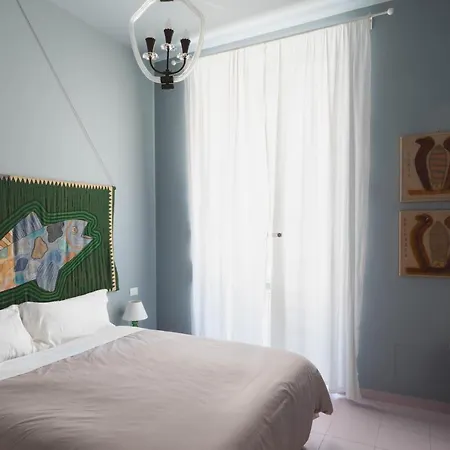 בית הארחה Tarshito Gallery House רומא