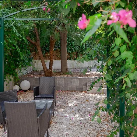בית הארחה Tarshito Gallery House רומא