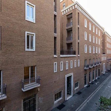 Augusto Imperatore By In Apartment Rome