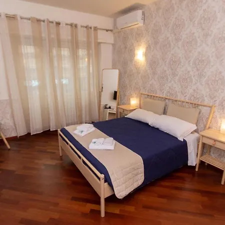 Aurelio Deluxe Guest house