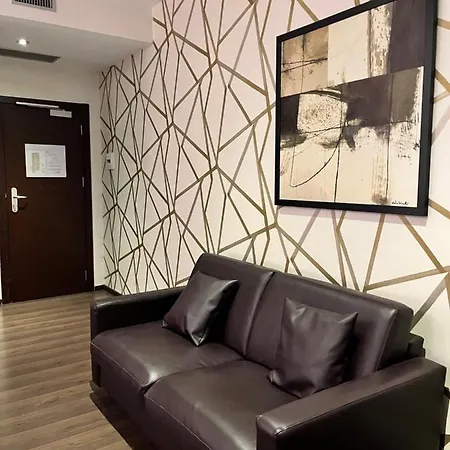 Hotel Catone District 3*