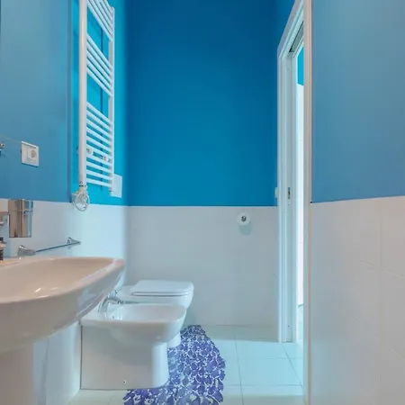 Tarshito Gallery House *