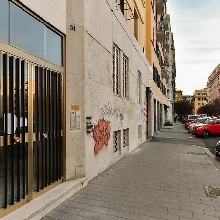 Classic In Re Di Near The Metro * Rom