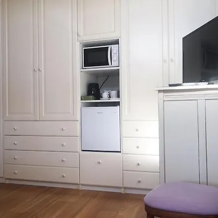 Lovely Independent Mini-apartment In Apartment *