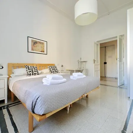 Dandolo In Trastevere By Halldis Apartment Rome
