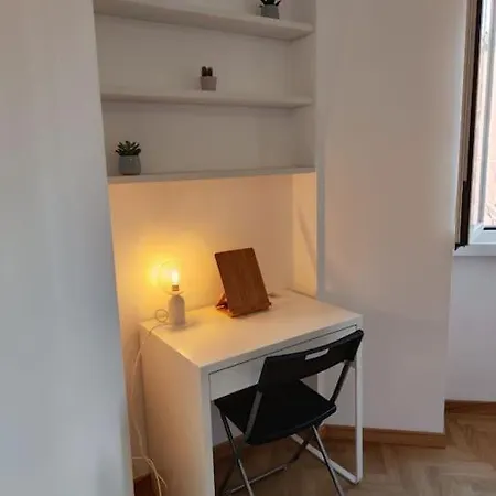 Apartment White & Wood House In