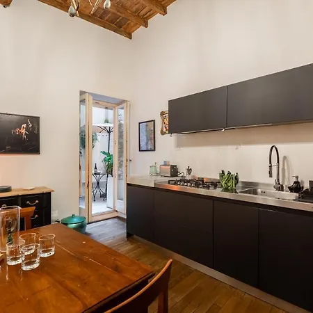 Chic And Style In Historical Via Giulia *