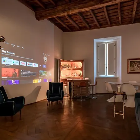 Chic And Style In Historical Via Giulia * Rome