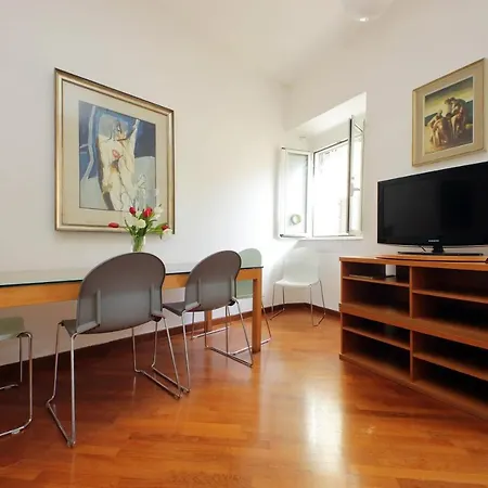 Navona Apartment, Large&comfortable Roma