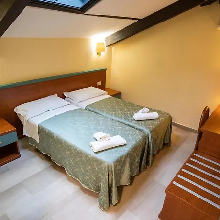 Center 2 Hotel 3*