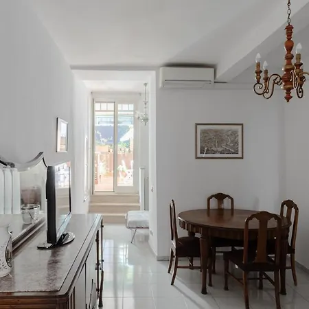 Your Colosseum Apartment Rome