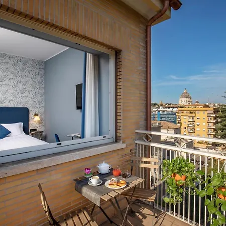 Bloom Hotel 3*