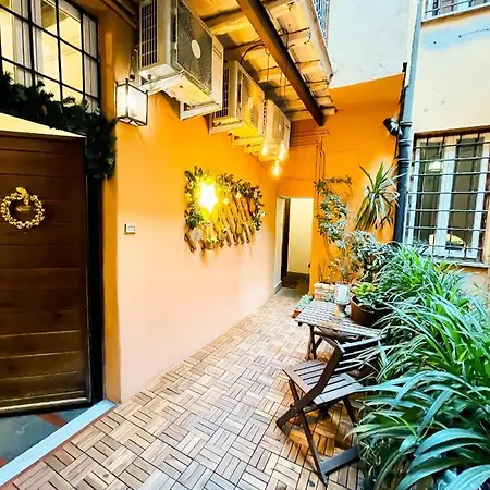 Trevi Fountain Luxury Apartment