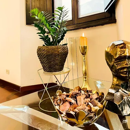Trevi Fountain Stylish Apartment *