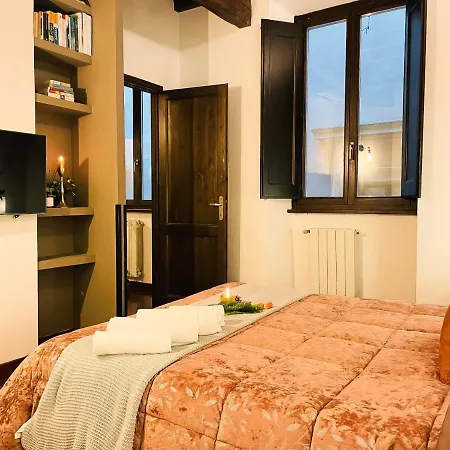 Apartment Trevi Fountain Stylish