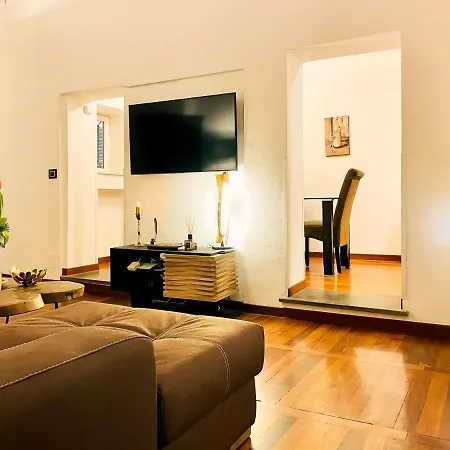 Trevi Fountain Luxury Apartment Rome