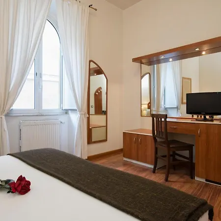 Navona Tower * רומא