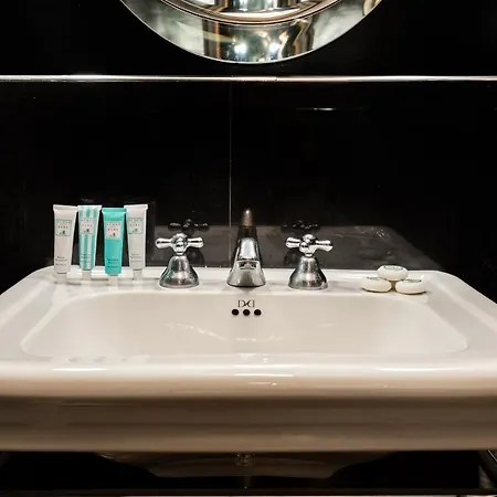 Apartment Chic And Style In Historical Via Giulia *